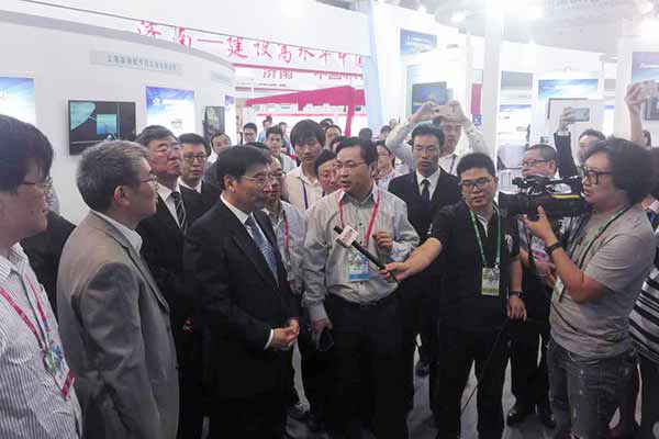 中運集團參展軟博會受到苗圩部長高度關(guān)注 中運集團參展軟博會受到苗圩部長高度關(guān)注