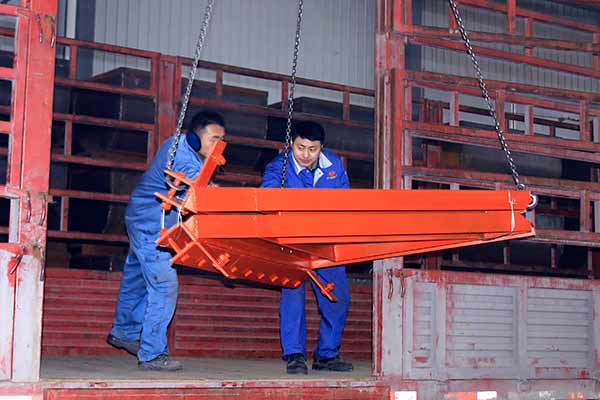 中運(yùn)集團(tuán)一批液壓擋車器發(fā)往廣東佛山 中運(yùn)集團(tuán)一批液壓擋車器發(fā)往廣東佛山