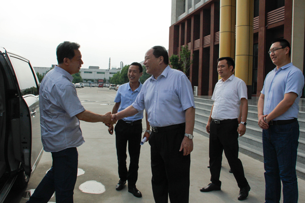 熱烈歡迎濟(jì)寧市發(fā)改委領(lǐng)導(dǎo)蒞臨我集團(tuán)考察調(diào)研 熱烈歡迎濟(jì)寧市發(fā)改委領(lǐng)導(dǎo)蒞臨我集團(tuán)考察調(diào)研