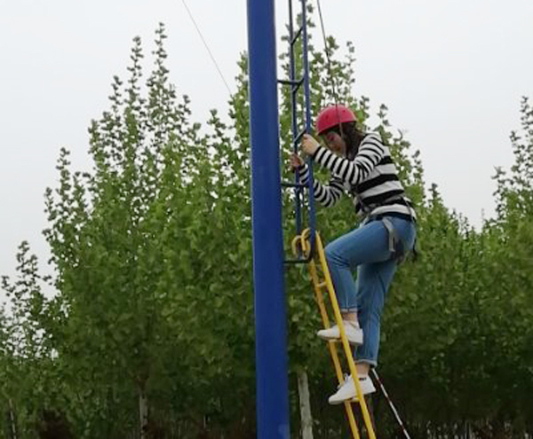 集團團委應(yīng)邀參加濟寧高新區(qū)“激揚青春 共鑄輝煌”戶外拓展訓(xùn)練活動